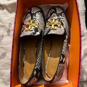 Tory Burch women full loafer size 71/2.